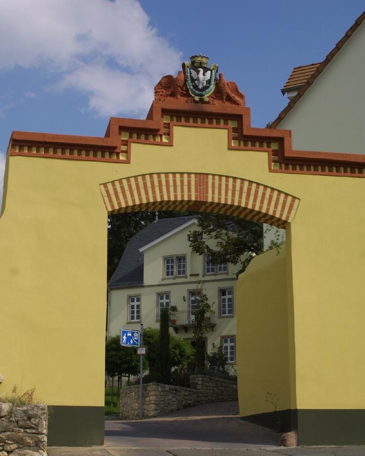 Landhotel Schloss Soergenloch 外观 照片